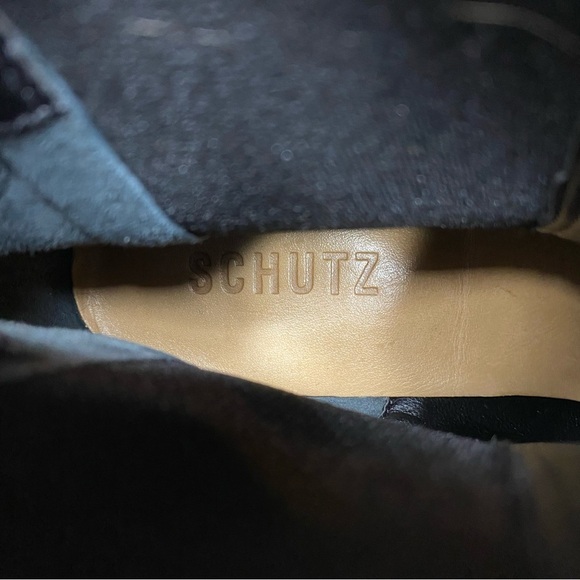 Schutz Black Leather Chelsea Bootie 7 1/2 B - Picture 11 of 13